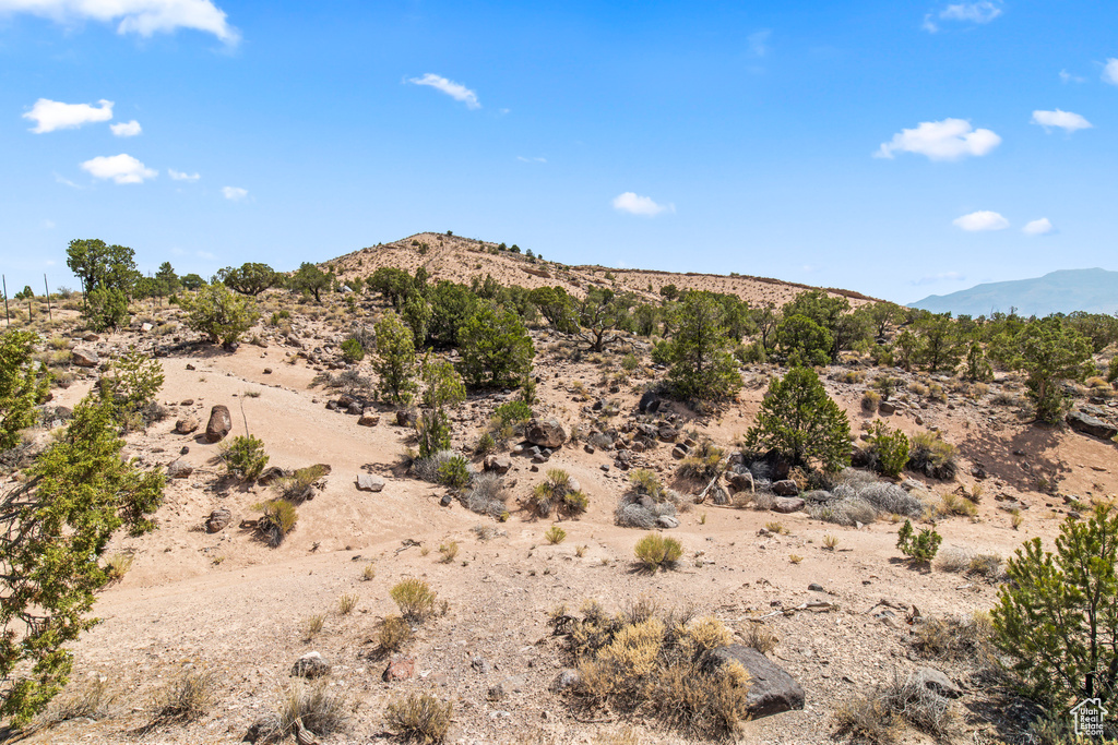 View of mountain feature