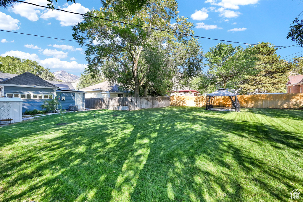 View of yard featuring a mountain view