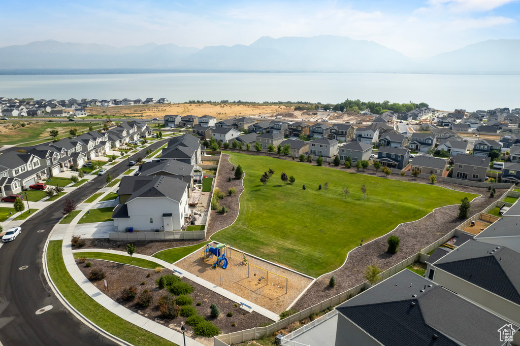 Bird\'s eye view featuring a mountain view