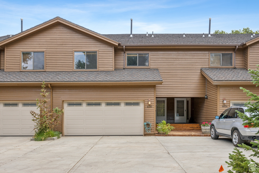 View of front facade with a garage