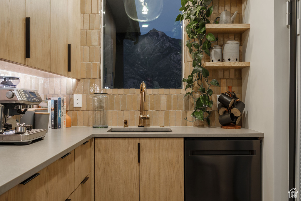 501 W DEVEY DR Alpine, UT 84004