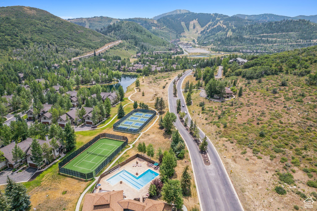 Birds eye view of property featuring a mountain view