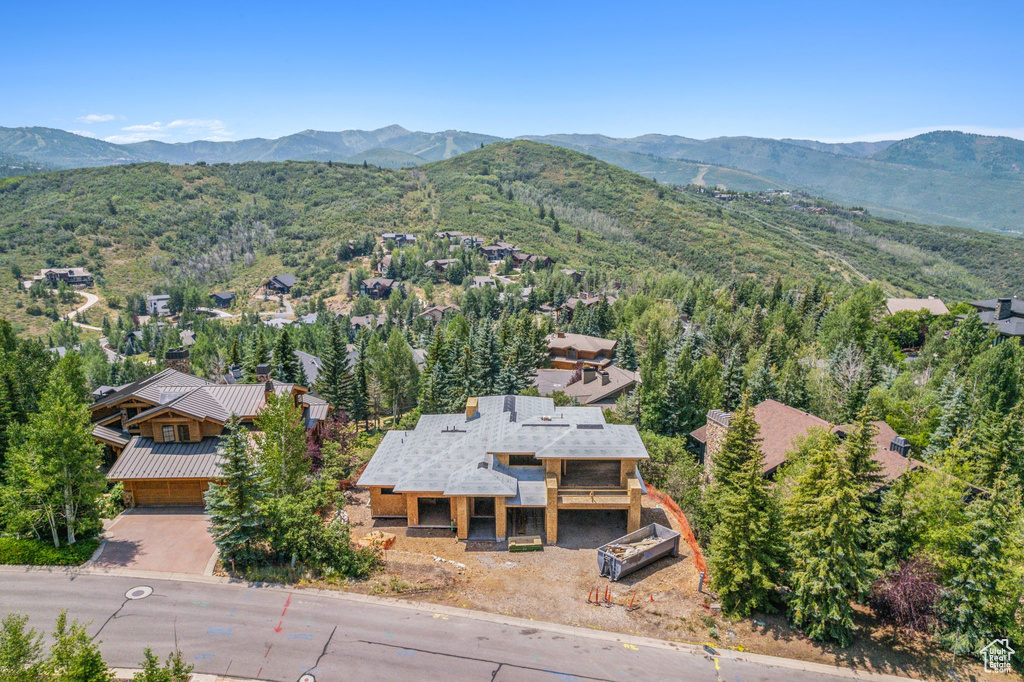 Bird's eye view with a mountain view