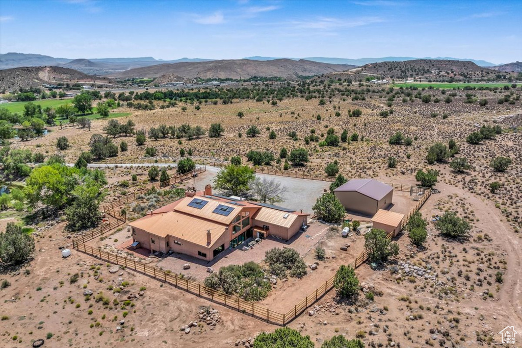 Drone / aerial view featuring a mountain view