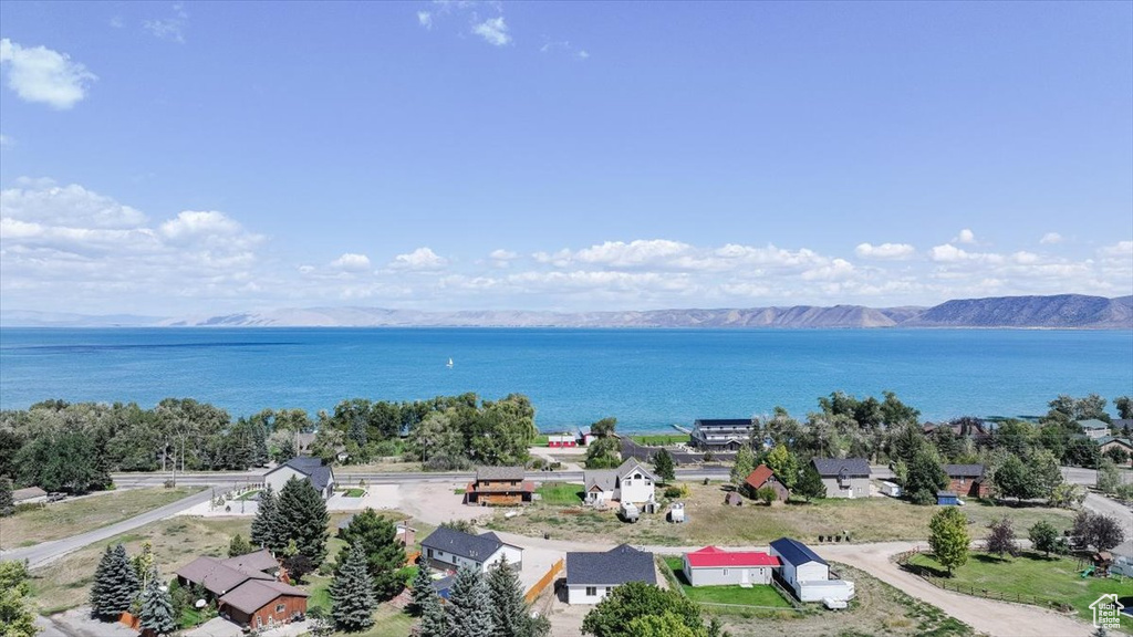 Drone / aerial view featuring a mountain view