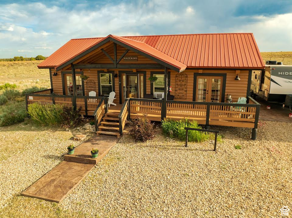 Cabin with french doors and cooling unit