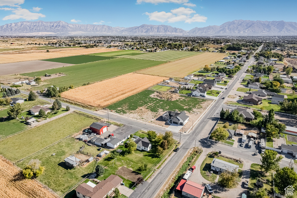 Drone / aerial view featuring a mountain view