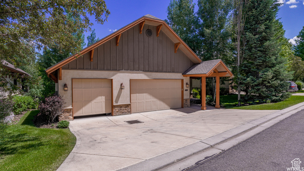 View of front facade with a garage