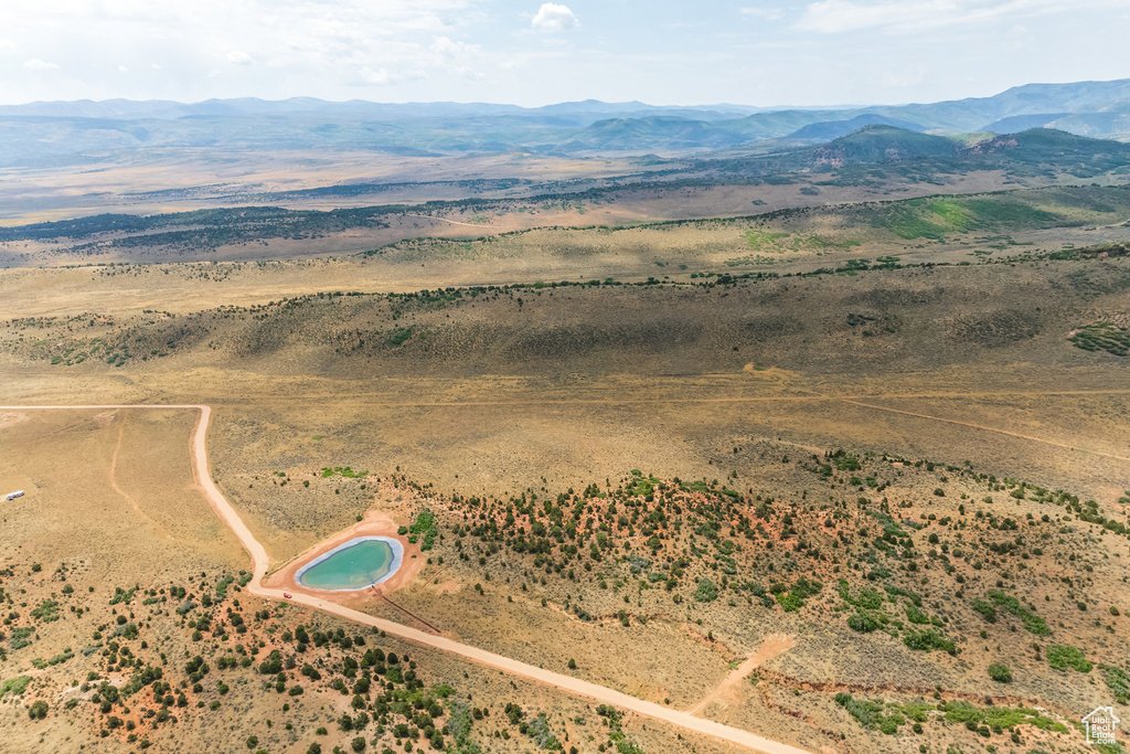 Aerial view with a mountain view