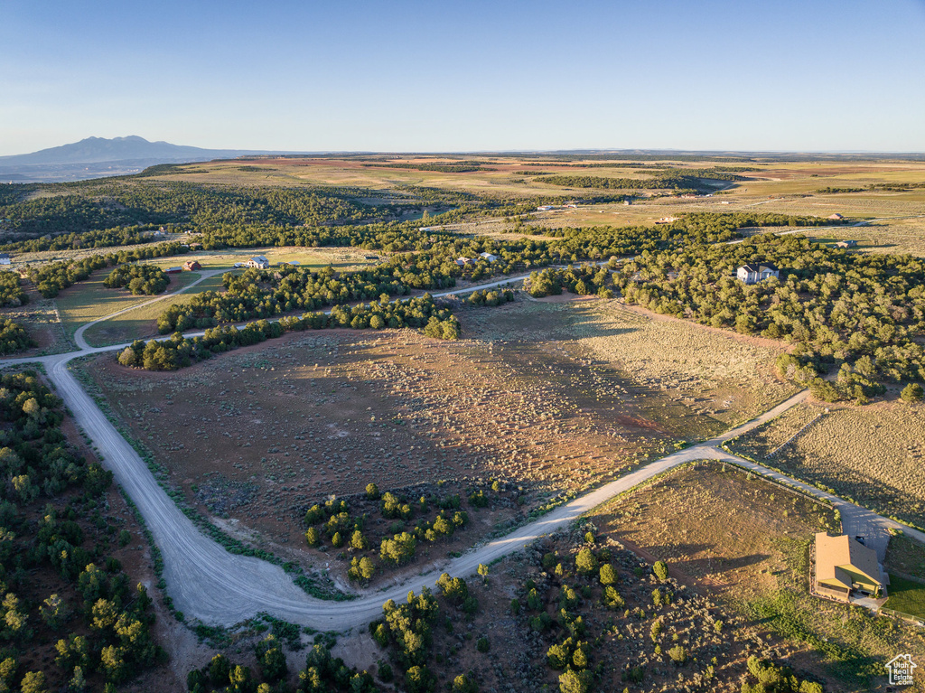 Aerial view with a mountain view