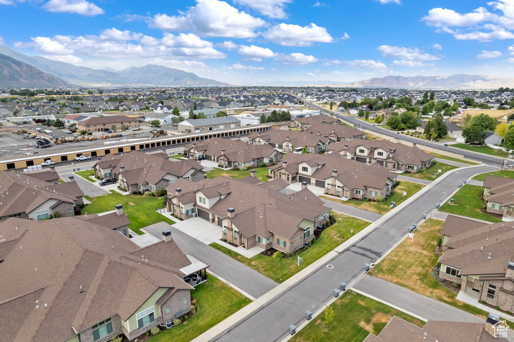 Drone / aerial view featuring a mountain view