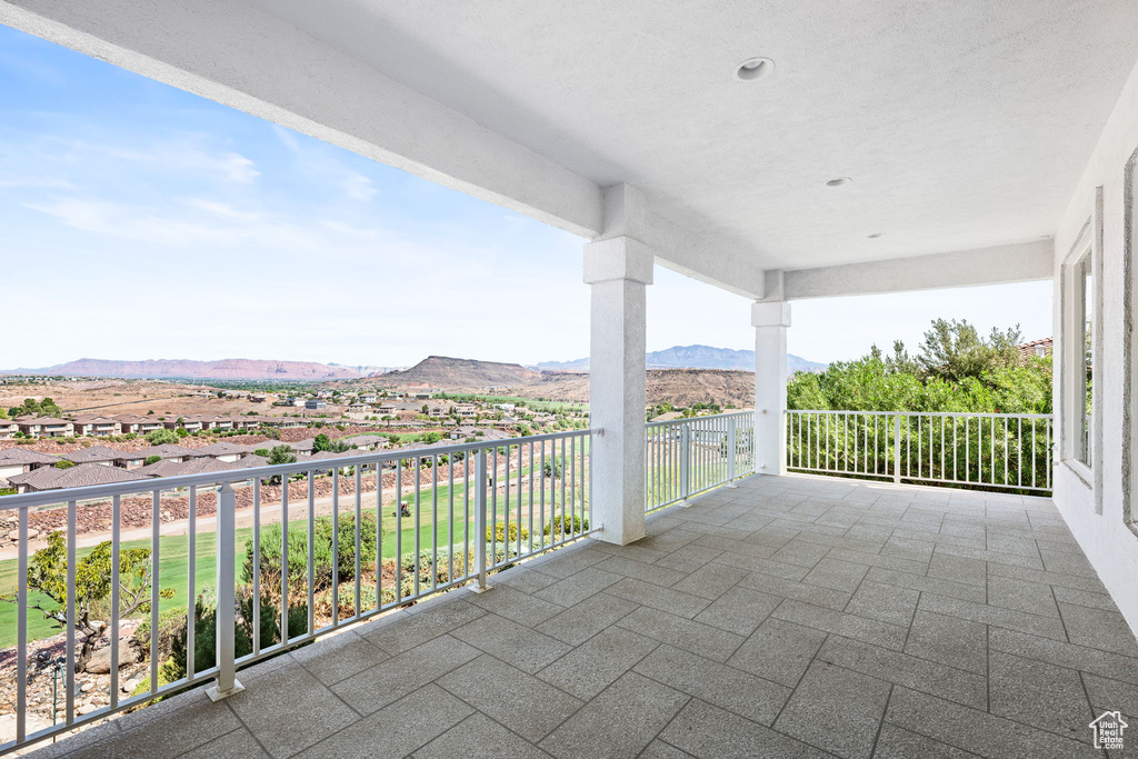 Balcony featuring a mountain view