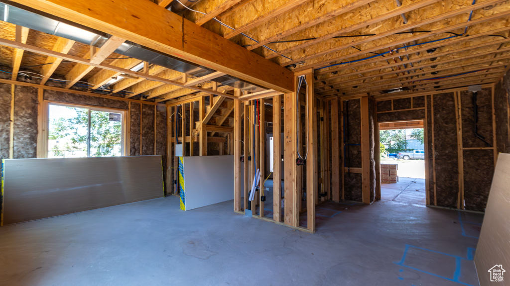 Miscellaneous room with plenty of natural light