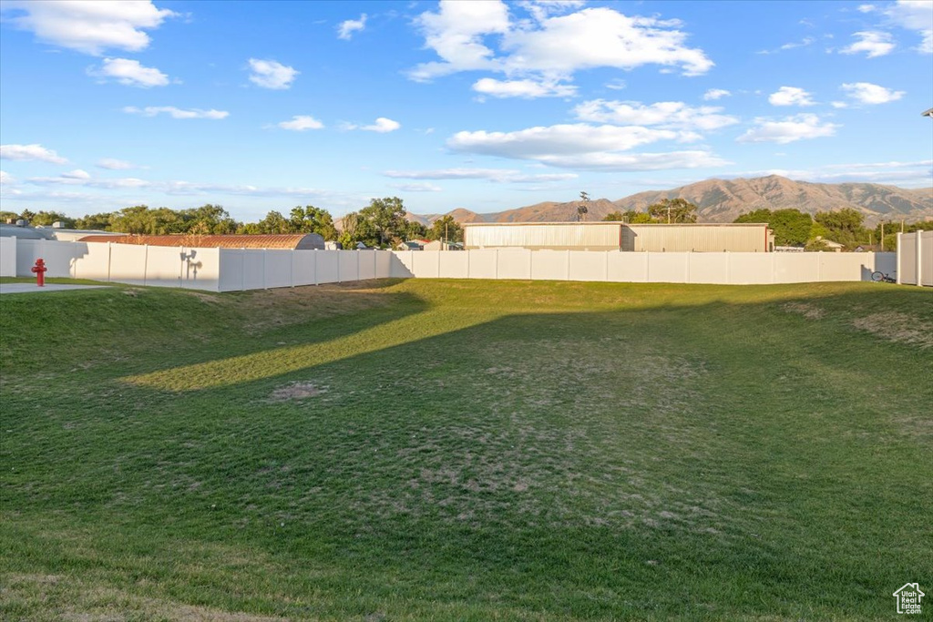 View of yard featuring a mountain view