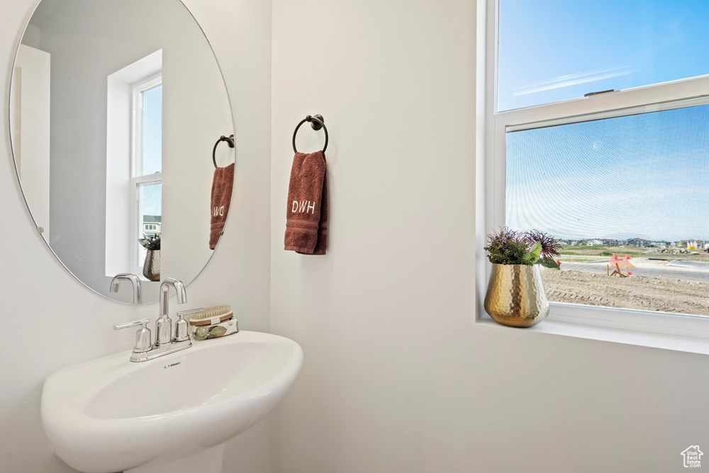 Bathroom featuring sink