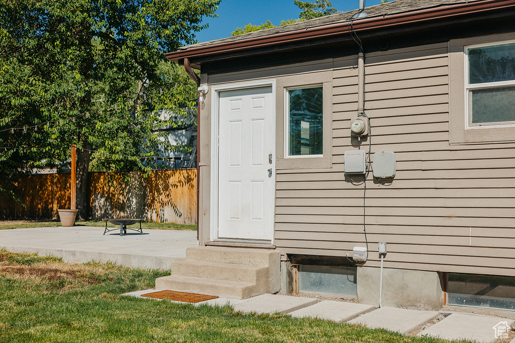 Entrance to property with a patio