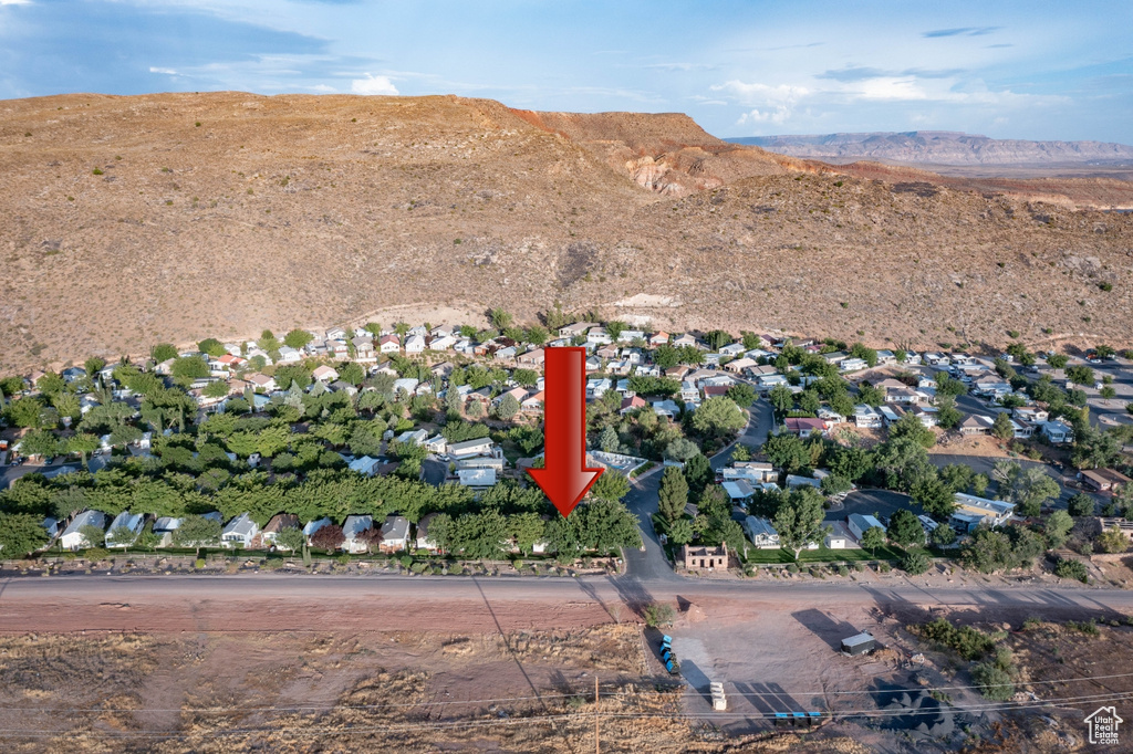 Bird's eye view with a mountain view