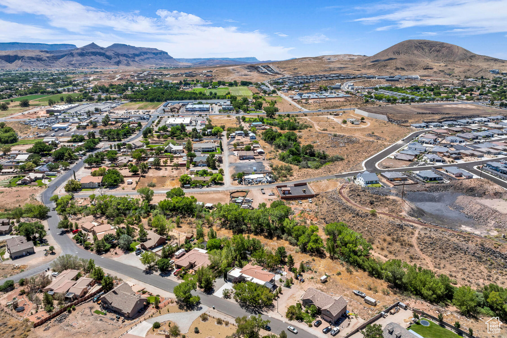 Bird's eye view with a mountain view