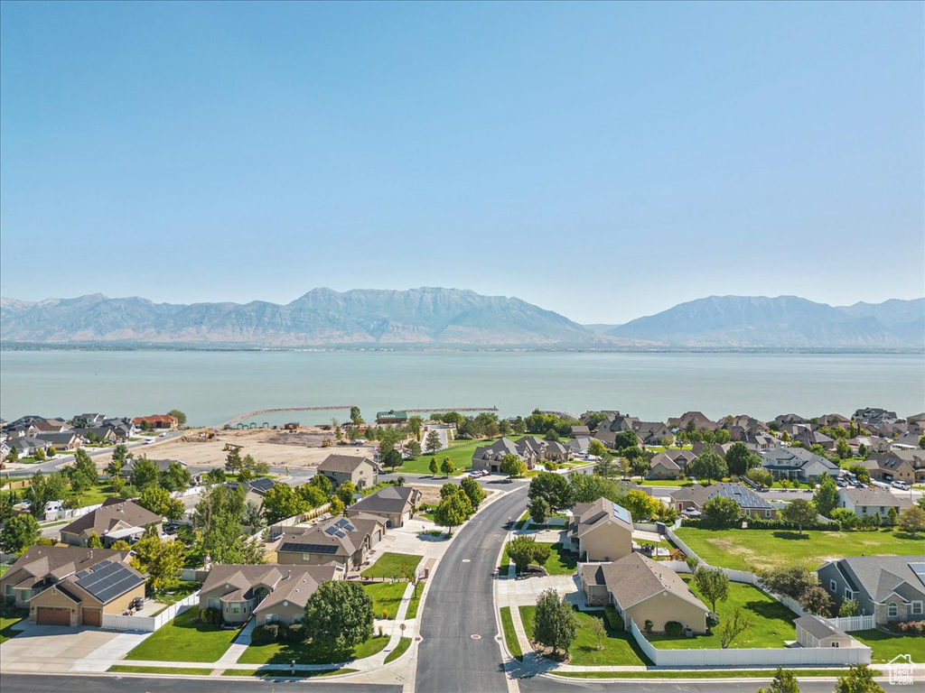 Drone / aerial view featuring a mountain view