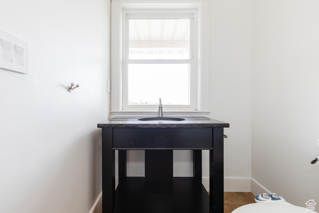 Interior details featuring sink