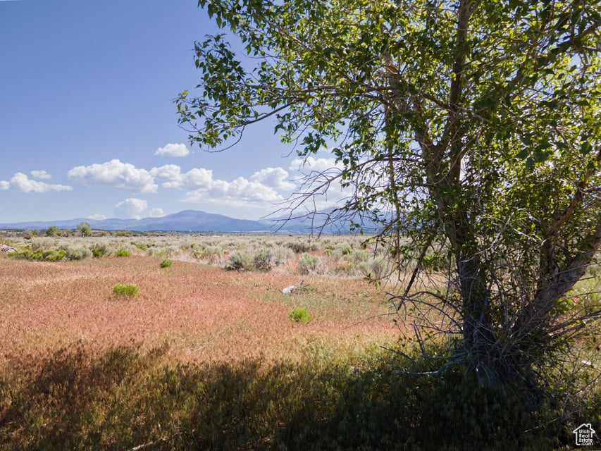 View of mountain feature