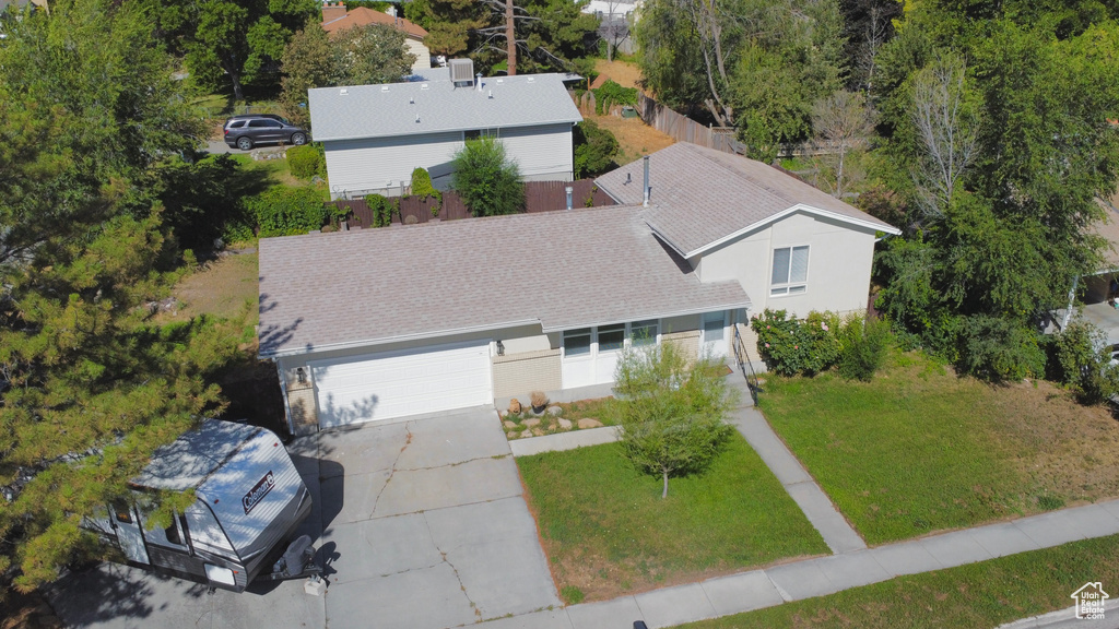 Birds eye view of property