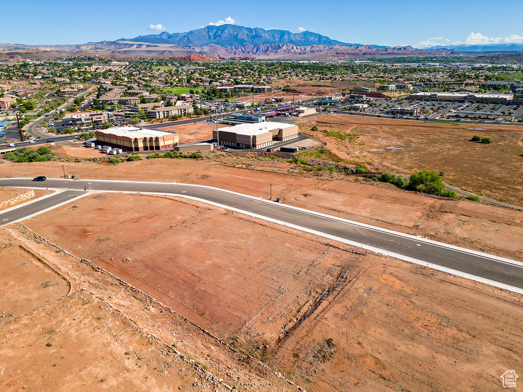 Aerial view with a mountain view