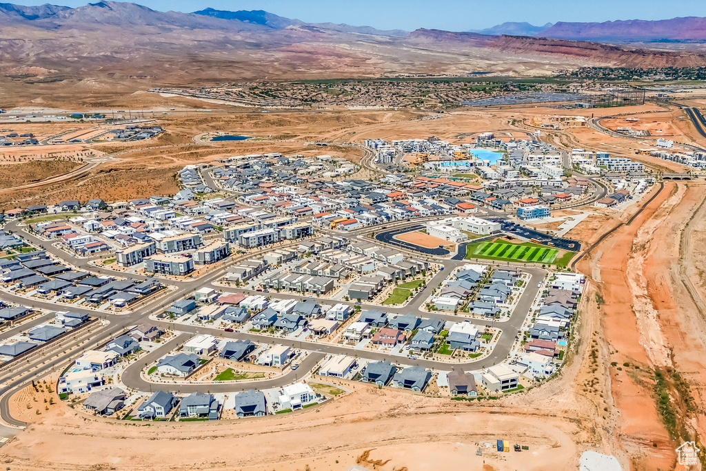 Drone / aerial view featuring a mountain view