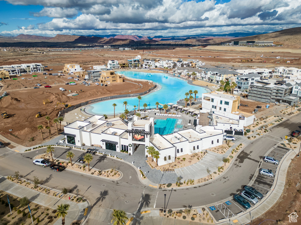 Bird's eye view with a mountain view