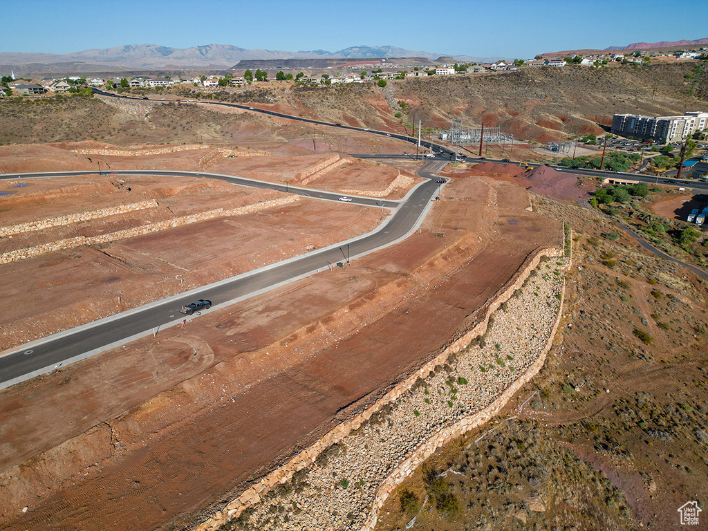 Bird's eye view with a mountain view