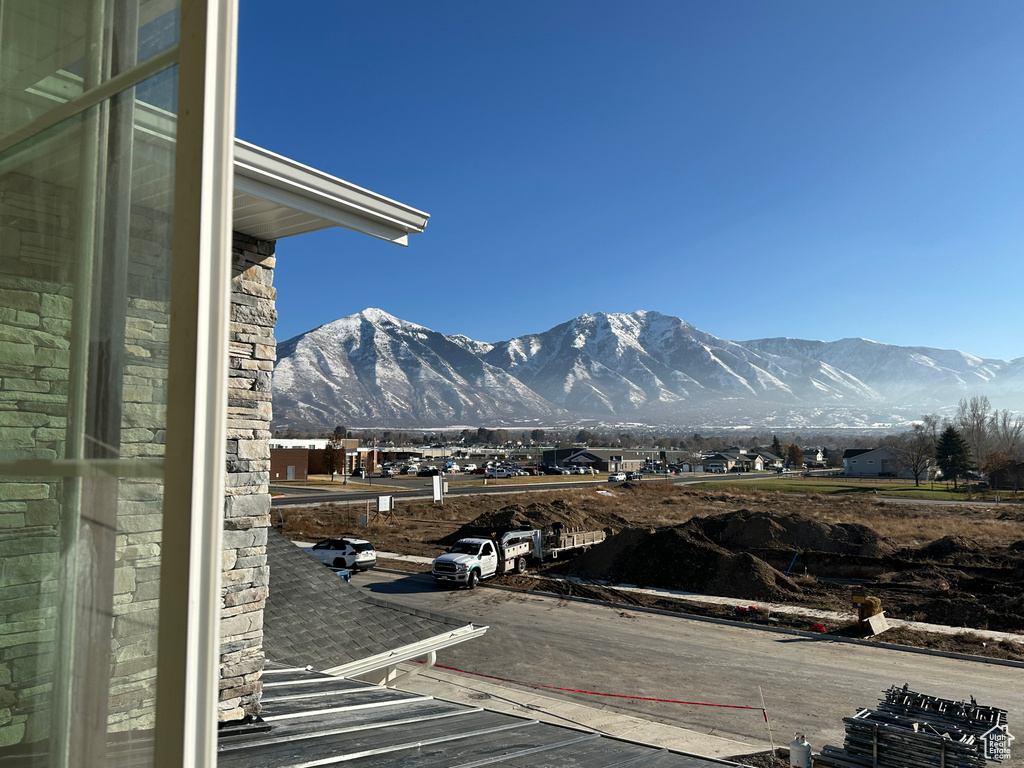View of mountain feature