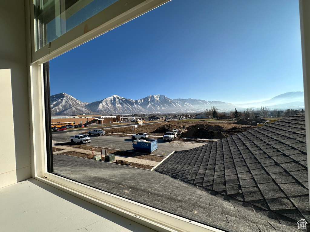 View of mountain feature