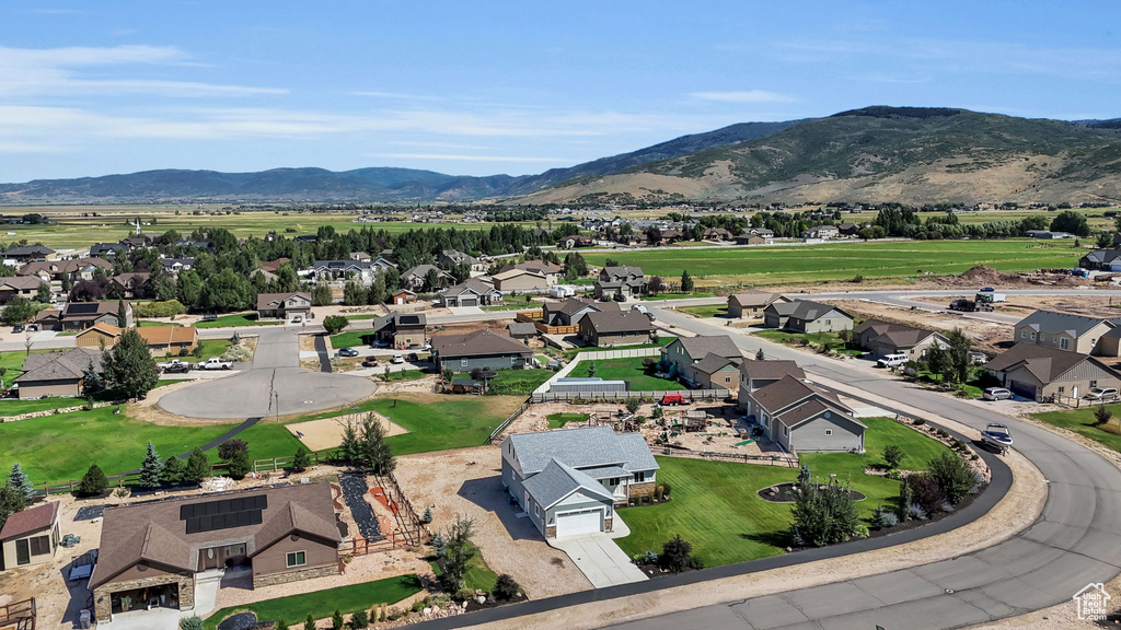 Drone / aerial view featuring a mountain view