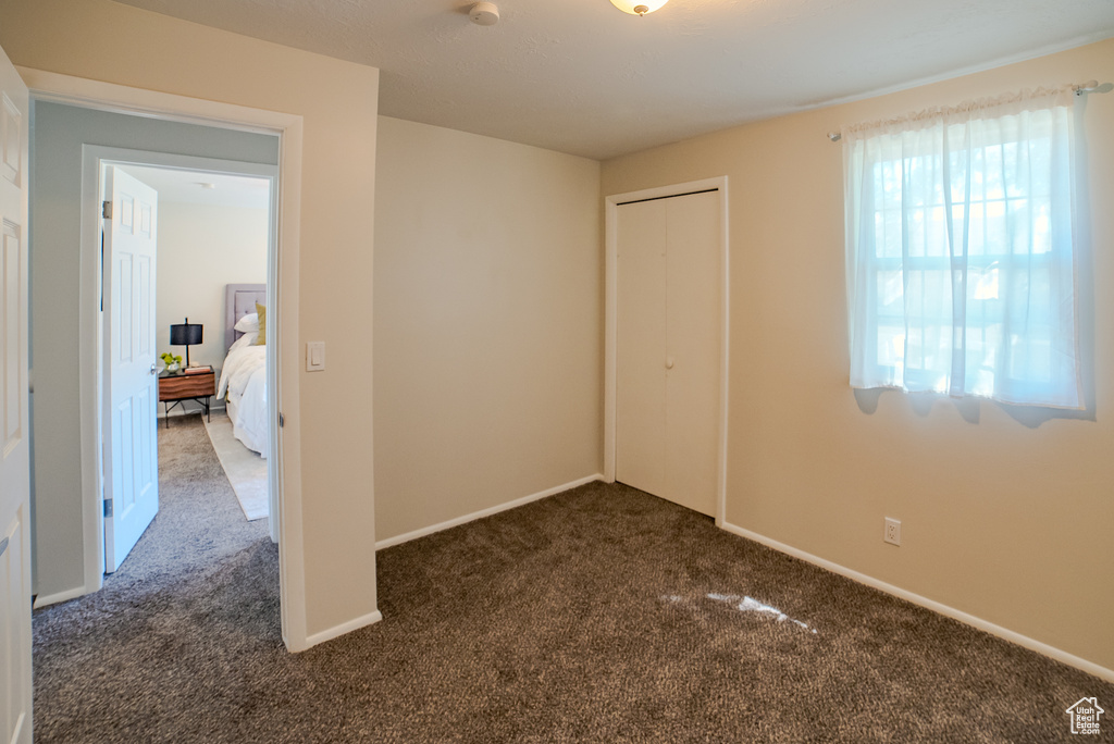 Empty room with carpet