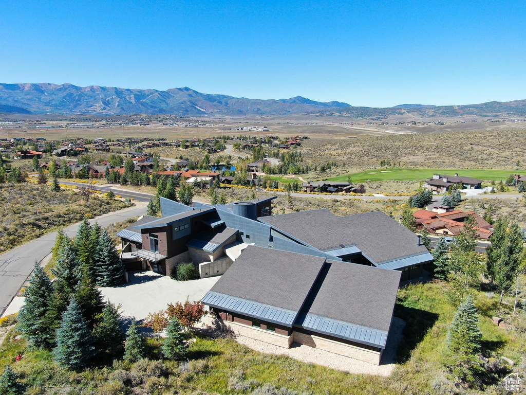 Bird's eye view with a mountain view