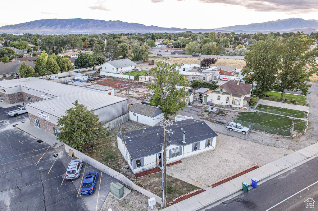 Aerial view with a mountain view