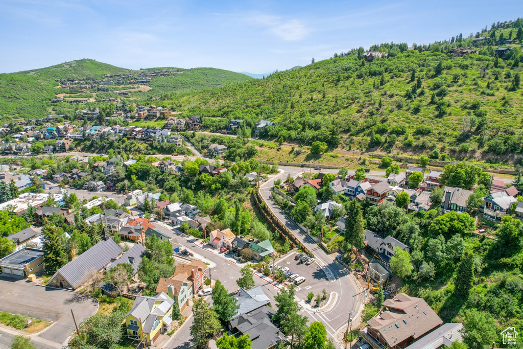 Drone / aerial view featuring a mountain view