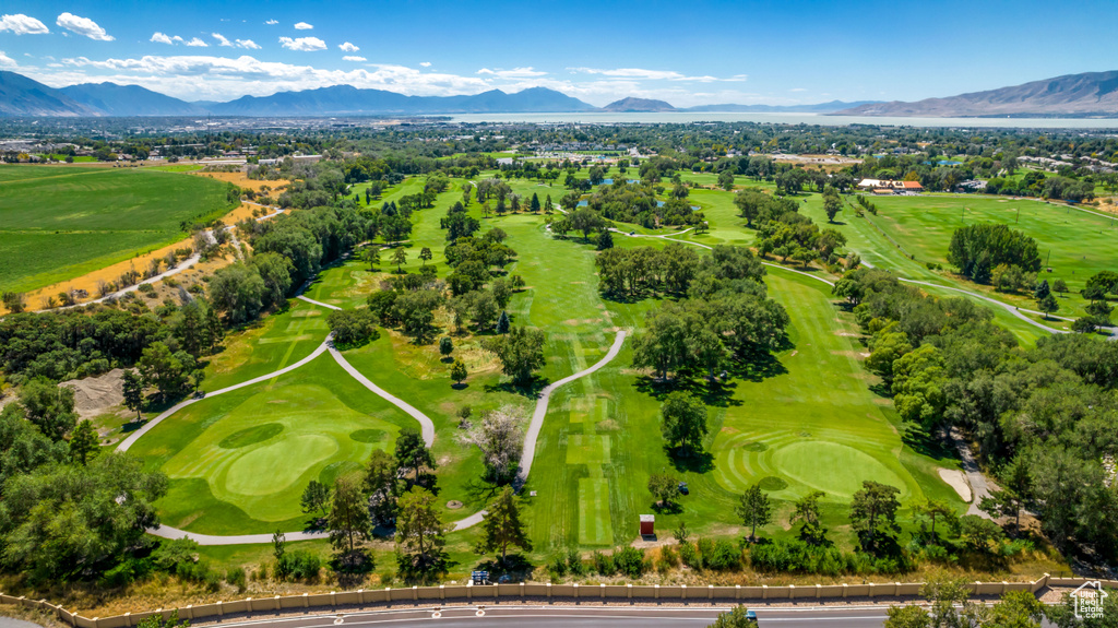 Aerial view with a mountain view