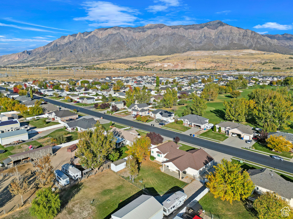 Bird's eye view with a mountain view