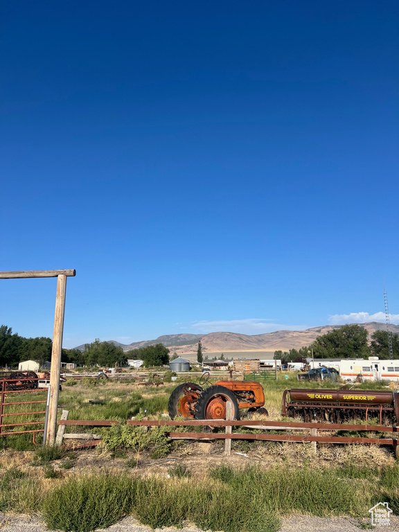 View of yard featuring a mountain view