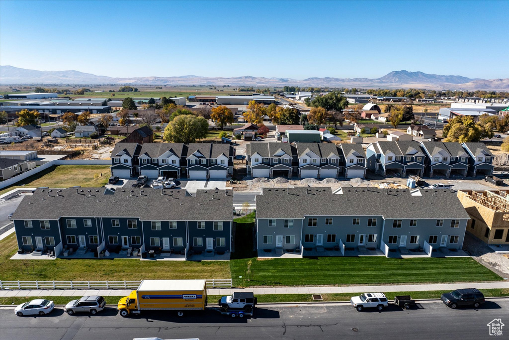 Drone / aerial view featuring a mountain view