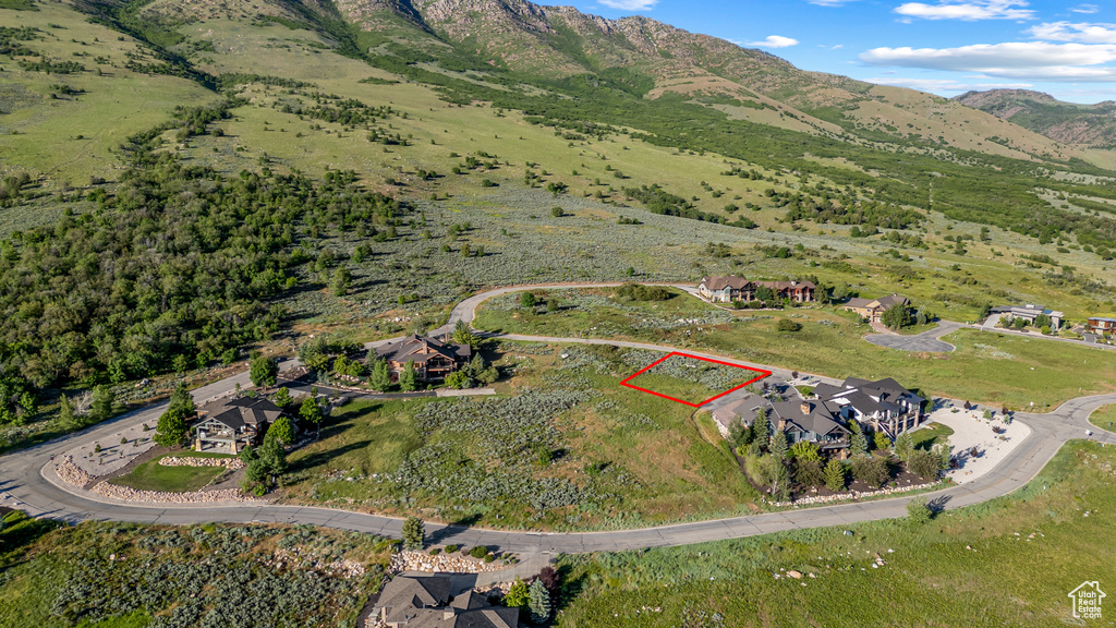 Aerial view with a mountain view