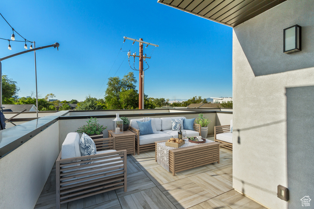 Deck with outdoor lounge area