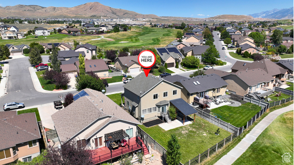 Aerial view with a mountain view