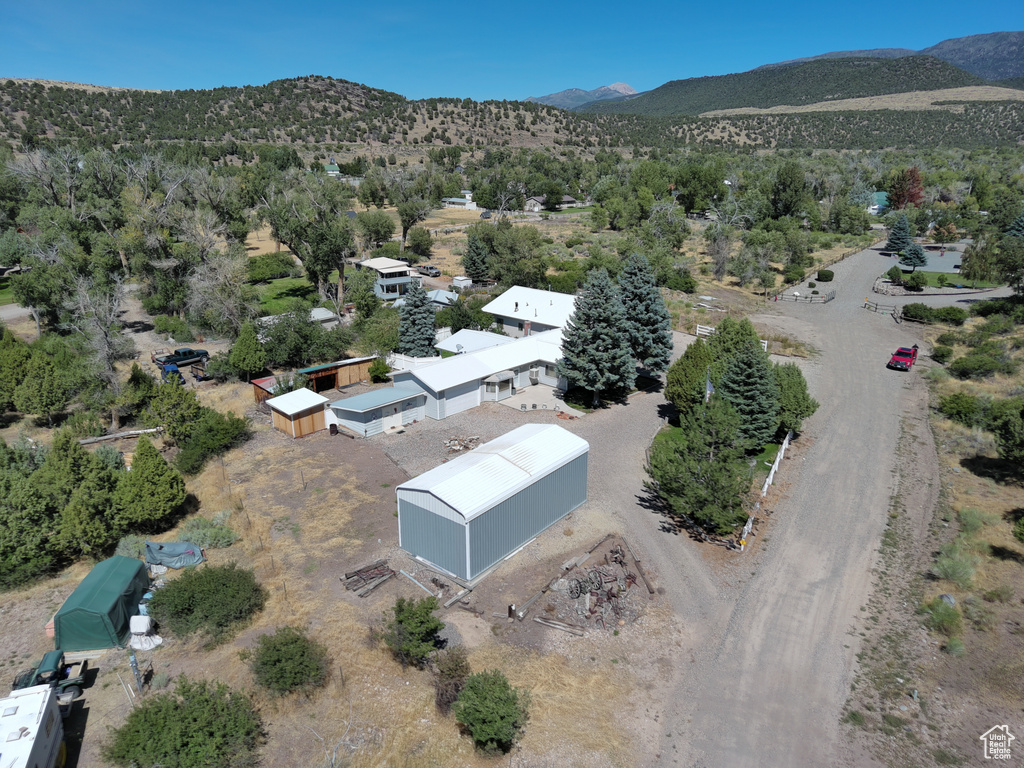 Aerial view with a mountain view