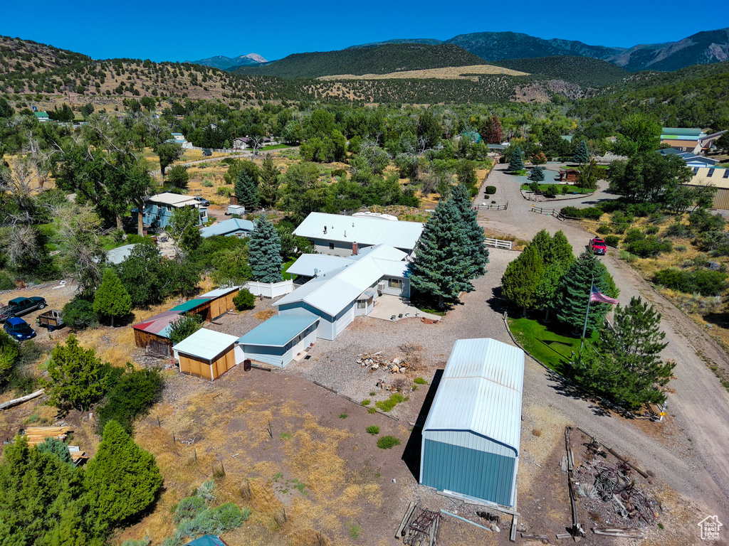 Aerial view with a mountain view