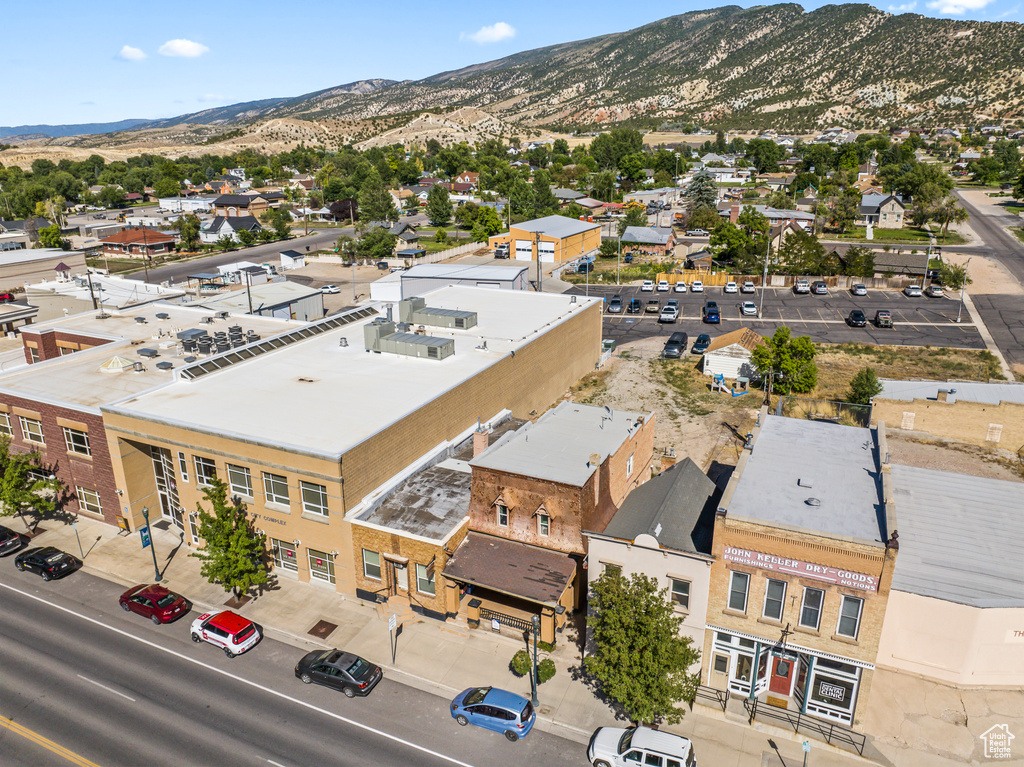 Aerial view with a mountain view