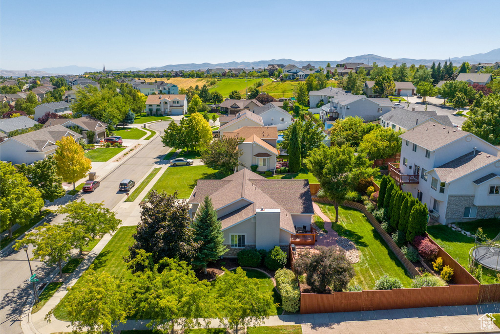 Birds eye view of property featuring a mountain view