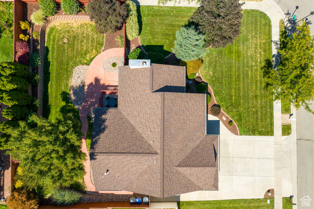 Birds eye view of property