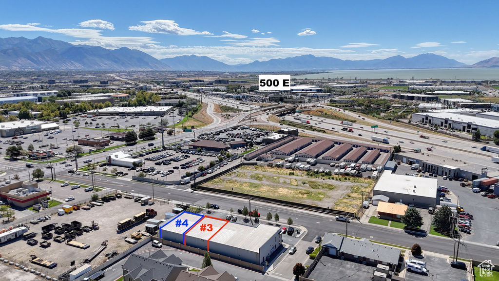 Bird's eye view with a mountain view